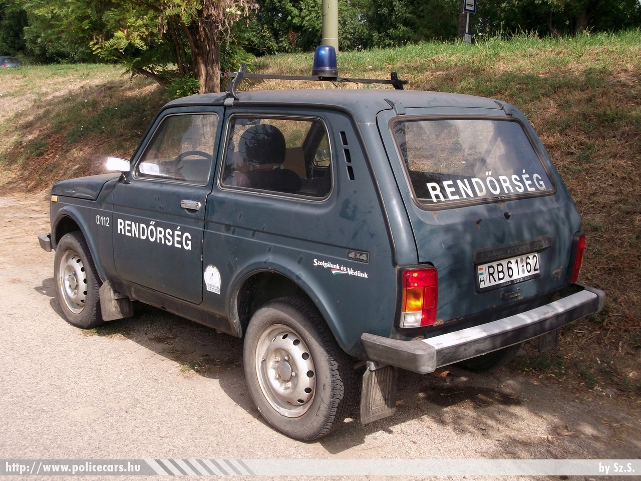 Lada VAZ Niva 2121, fotó: Sz.S.
Keywords: rendőrség rendőr rendőrautó magyar Magyarország RB61-62