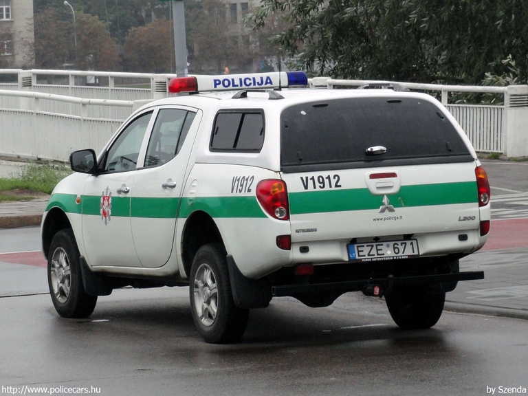 Mitsubishi L200, fotó: Szenda
Keywords: litván Litvánia rendőr rendőrautó rendőrség