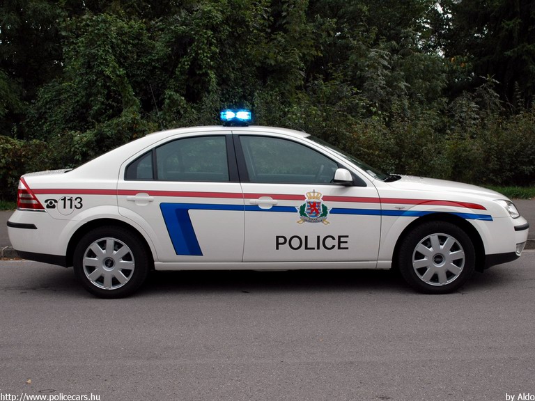 Ford Mondeo, fotó: Aldo
Keywords: luxemburg rendőr rendőrautó rendőrség 