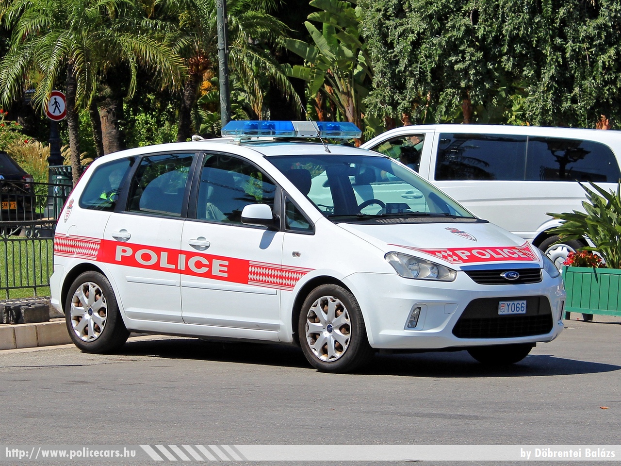 Ford C-Max, fotó: Döbrentei Balázs
Keywords: rendőr rendőrautó rendőrség Monaco monacoi police policecar