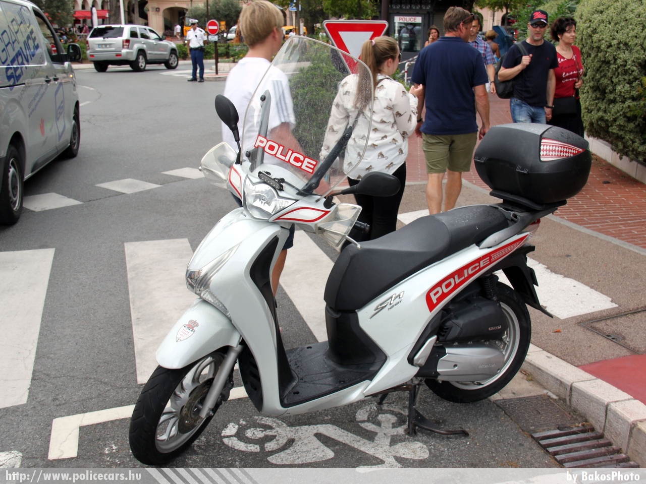 Honda SH 125i, fotó: BakosPhoto
Keywords: motor rendőr rendőrmotor rendőrség monaco monacoi police policebike policemotorcycle