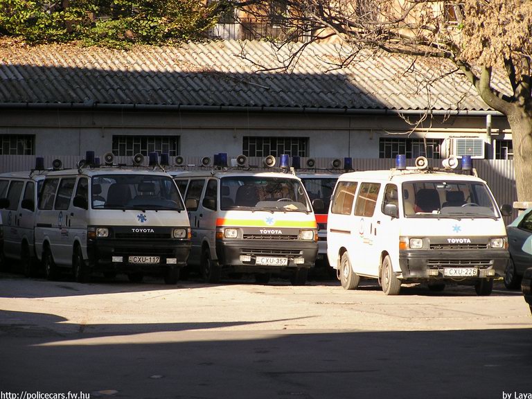Toyota Hiace, Szeged, Országos Mentõszolgálat, fotó: Laya
Keywords: OMSZ mentő magyar Magyarország mentőautó CXU-117 CXU-226 CXU-357