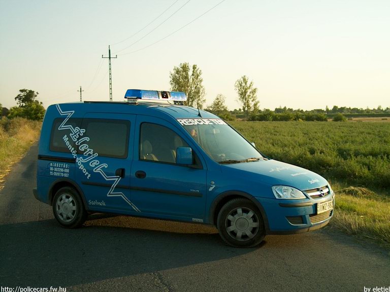 Opel Combo, Szolnok, Életjel Mentõcsoport, fotó: eletjel
Keywords: mentő magyar magyarország mentőautó