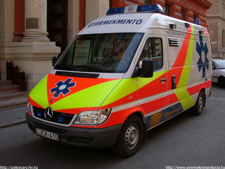 Mercedes-Benz Sprinter 316 CDI, Budapest, Szent Márton Gyermekmentõszolgálat, fotó: Babakocsi
Keywords: mentő magyar Magyarország mentőautó JCK-410