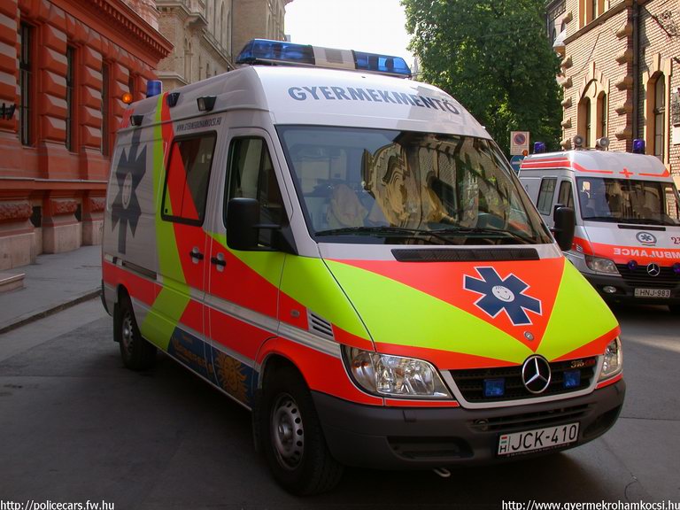 Mercedes-Benz Sprinter 316 CDI, Budapest, Szent Márton Gyermekmentõszolgálat, fotó: Babakocsi
Keywords: mentő magyar Magyarország mentőautó JCK-410