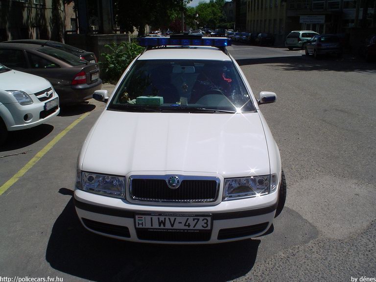 Skoda Octavia, Országos Gyógyintézeti Központ (OGYIK), Budapest, fotó: dénes

Keywords: mentő magyar Magyarország mentőautó IWV-473