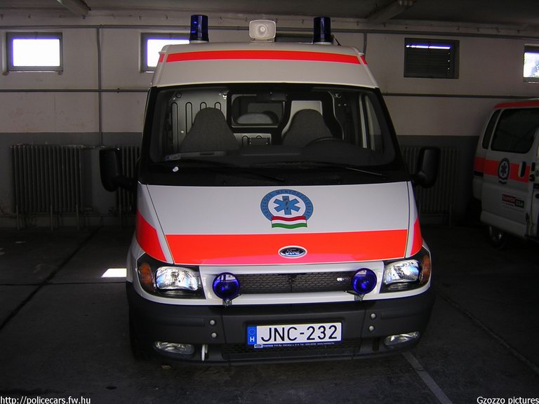 Ford Transit, Országos Mentõszolgálat, fotó: Gzozzo pictures
Keywords: OMSZ mentő magyar magyarország mentőautó JNC-232