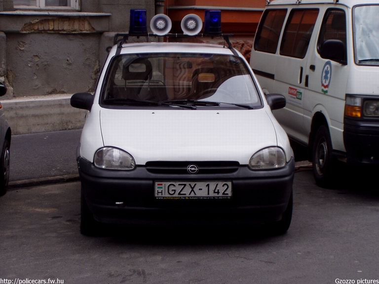 Opel Corsa, Budapest, Országos Mentõszolgálat, fotó: Gzozzo pictures 
Keywords: OMSZ mentő magyar Magyarország mentőautó GZX-142