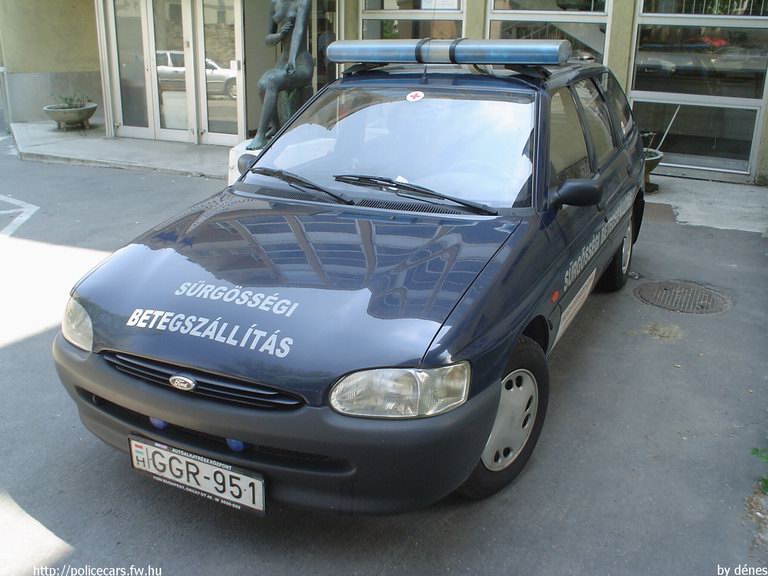 Ford Escort, Országos Gyógyintézeti Központ (OGYIK), Budapest, vérszállítás, fotó: dénes
Keywords: mentő magyar Magyarország mentőautó GGR-951