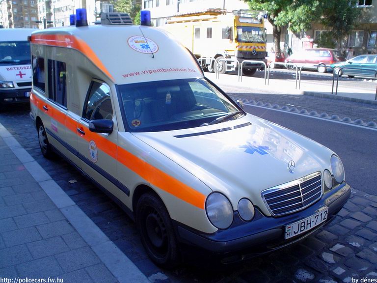 Mercedes-Benz E Binz, Budapest, Samaritanus Mentõszolgálat, fotó: dénes
Keywords: mentő magyar Magyarország mentőautó JBH-712