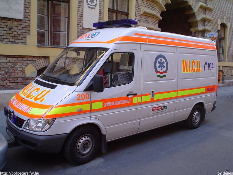 Mercedes Sprinter, Budapest, MICU, Országos Mentõszolgálat, fotó: dénes
Keywords: OMSZ mentő magyar magyarország mentőautó JNB-918