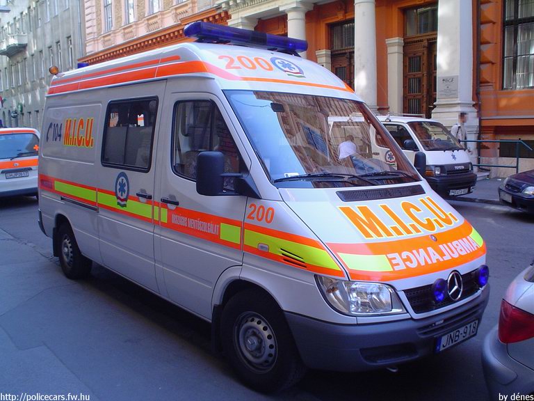 Mercedes Sprinter, Budapest, MICU, Országos Mentõszolgálat, fotó: dénes
Keywords: OMSZ mentő magyar magyarország mentőautó JNB-918