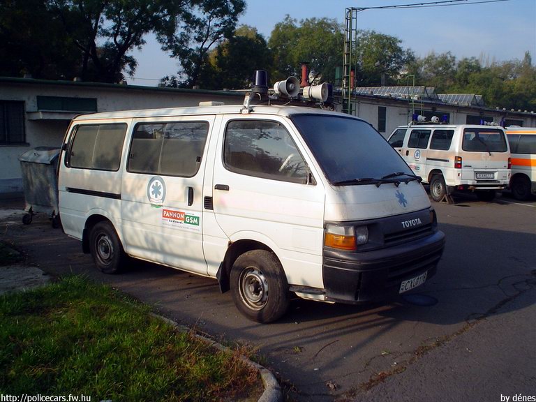 Toyota Hiace, Budapest, Országos Mentõszolgálat, fotó: dénes
Keywords: OMSZ mentő magyar magyarország mentőautó CXU-118