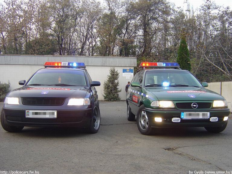 Volkswagen Passat, Opel Astra F 1.6 Caravan, SMSV, vérszállítás, fotó: Gyula (www.smsv.hu)
Keywords: mentő magyar Magyarország mentőautó