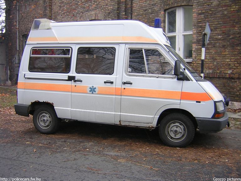 Renault Trafic, fotó: Gzozzo pictures
Keywords: mentő magyar magyarország mentőautó