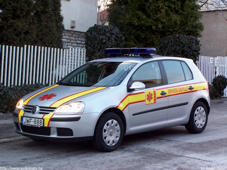 Volkswagen Golf V, Enying, orvosi ügyelet, Emergency Service, fotó: Rédei József
Keywords: mentő magyar Magyarország mentőautó JWF-888