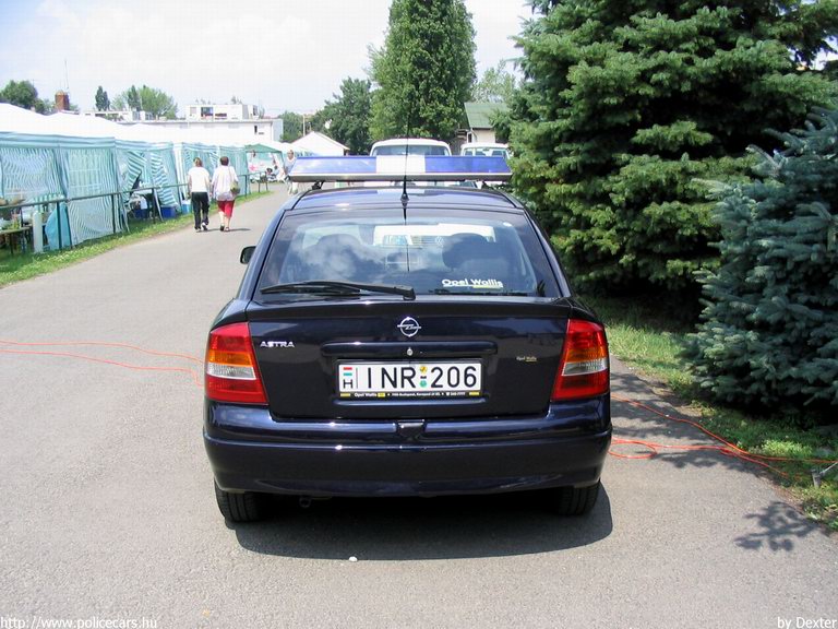 Opel Astra G, Budapest, fotó: Dexter
Keywords: mentő magyar Magyarország mentőautó INR-206