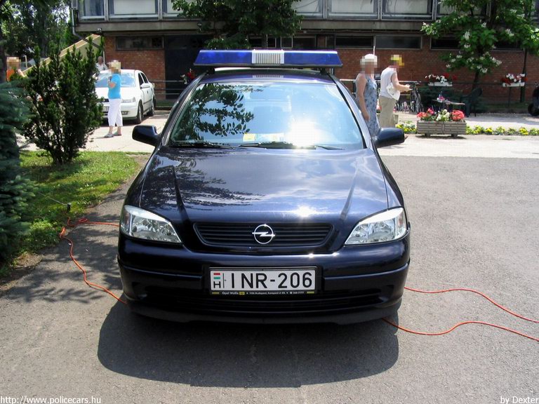 Opel Astra G, Budapest, fotó: Dexter
Keywords: mentő magyar Magyarország mentőautó INR-206