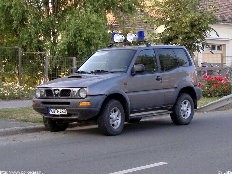 Nissan Terrano, orvosi ügyelet, Tótkomlós, fotó: Erika
Keywords: mentő magyar Magyarország mentőautó KAD-483