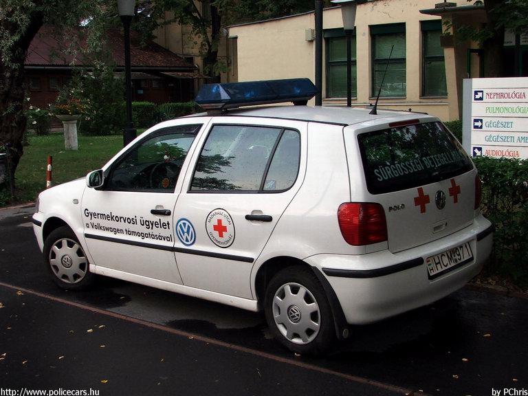 Volkswagen Polo, Budapest, gyermekorvosi ügyelet, Madarász Utcai Gyermekkórház, fotó: PChris
Keywords: mentő magyar Magyarország mentőautó HCM-971