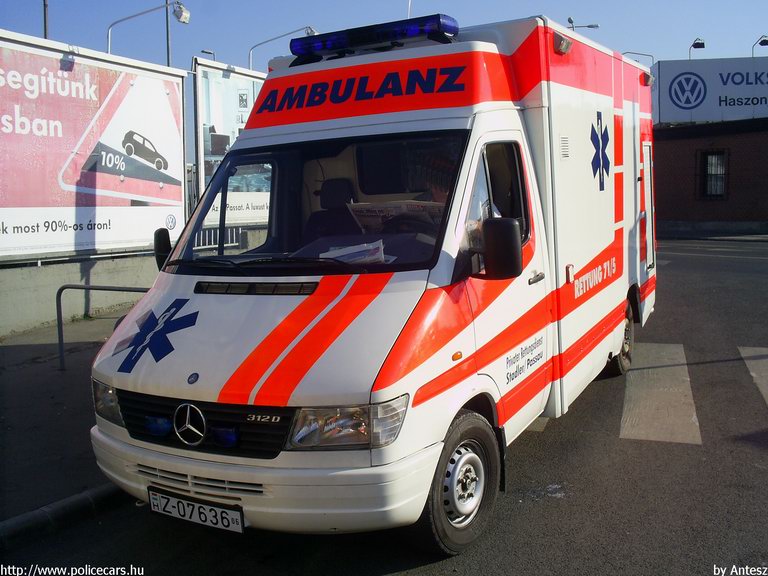 Mercedes-Benz Sprinter 312D, fotó: Antesz
Keywords: mentő magyar Magyarország mentőautó KIP-243