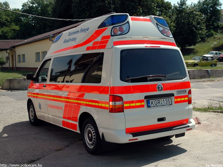 Volkswagen Transporter T5, Pécs, Szemem Fénye Alapítvány, fotó: Norbee
Keywords: mentő magyar Magyarország mentőautó KGR-135