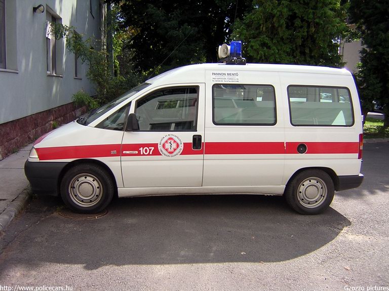 Citroen Jumpy, Kaposvár, Pannon Mentõ Kht., fotó: Gzozzo pictures
Keywords: mentő magyar magyarország mentőautó IBG-013