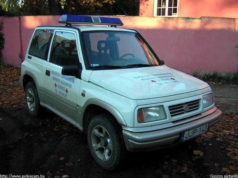 Suzuki Vitara, Kaposvár, orvosi ügyelet, fotó: Gzozzo pictures
Keywords: mentő magyar Magyarország mentőautó JJP-143