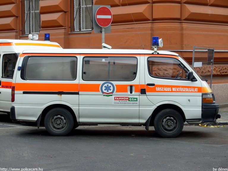 Toyota Hiace, Budapest, Országos Mentõszolgálat, fotó: dénes
Keywords: OMSZ mentő magyar magyarország mentőautó EUM-525