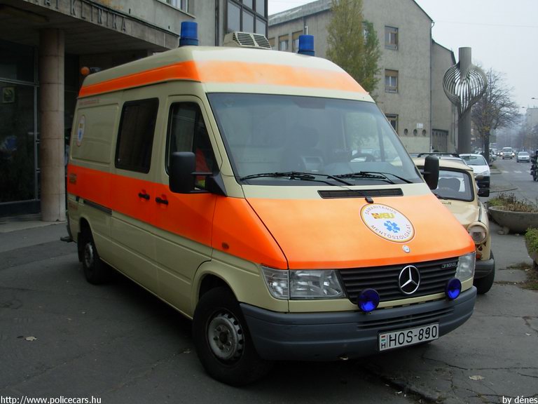 Mercedes-Benz Sprinter 310D, Budapest, Samaritanus Mentõszolgálat, fotó: dénes
Keywords: mentő magyar Magyarország mentőautó HOS-890