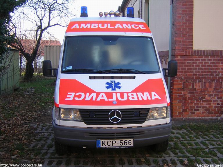 Mercedes-Benz Sprinter, Pécs, Galenus Mentõszolgálat, fotó: Gzozzo pictures
Keywords: mentő magyar Magyarország mentőautó KCP-566