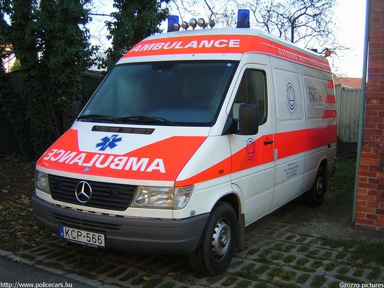 Mercedes-Benz Sprinter, Pécs, Galenus Mentõszolgálat, fotó: Gzozzo pictures
Keywords: mentő magyar Magyarország mentőautó KCP-566