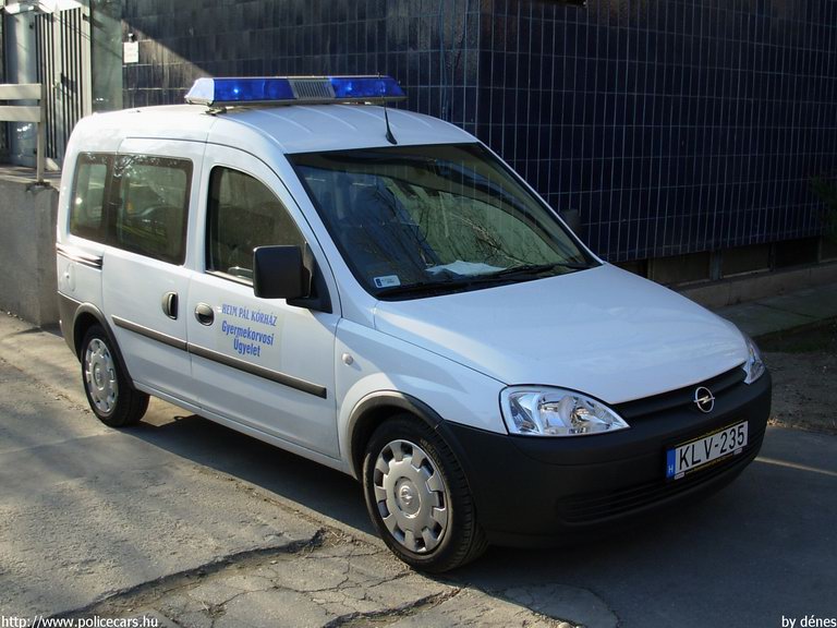 Opel Combo, Budapest, Gyermekorvosi ügyelet, Heim Pál Kórház, fotó: dénes
Keywords: mentő magyar Magyarország mentőautó KLV-235