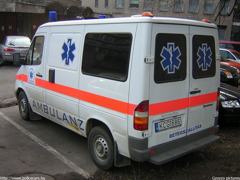 Mercedes-Benz Sprinter, Dunaújváros, Magyari Betegszállító és Szolgáltató Kft., fotó: Gzozzo pictures
Keywords: mentő magyar magyarország mentőautó KCG-686