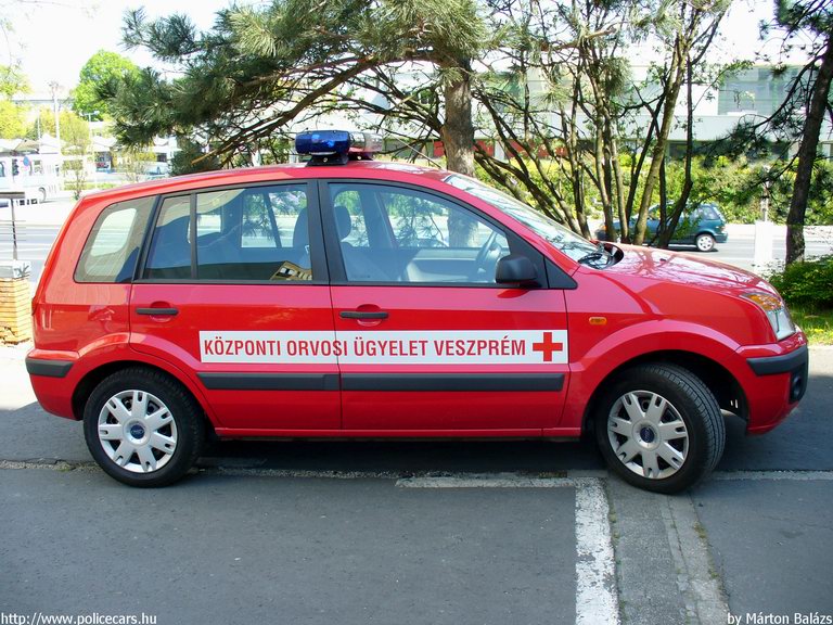 Ford Fusion, Veszprém, orvosi ügyelet, fotó: Márton Balázs
Keywords: mentő magyar Magyarország mentőautó KKU-171