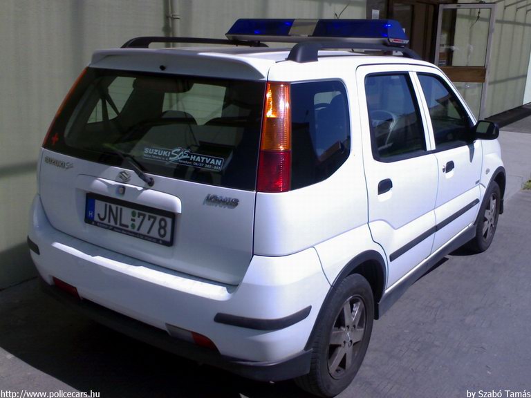 Suzuki Ignis, orvosi ügyelet, fotó: Szabó Tamás
Keywords: mentő magyar Magyarország mentőautó JNL-778