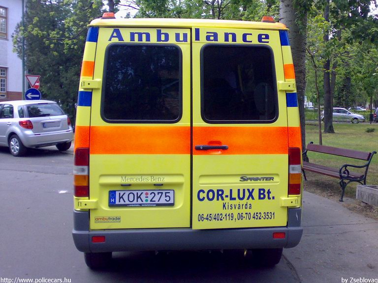 Mercedes-Benz Sprinter 213 CDI, Cor-Lux Bt., Kisvárda, fotó: Zseblovag
Keywords: mentő magyar magyarország mentőautó KOK-275