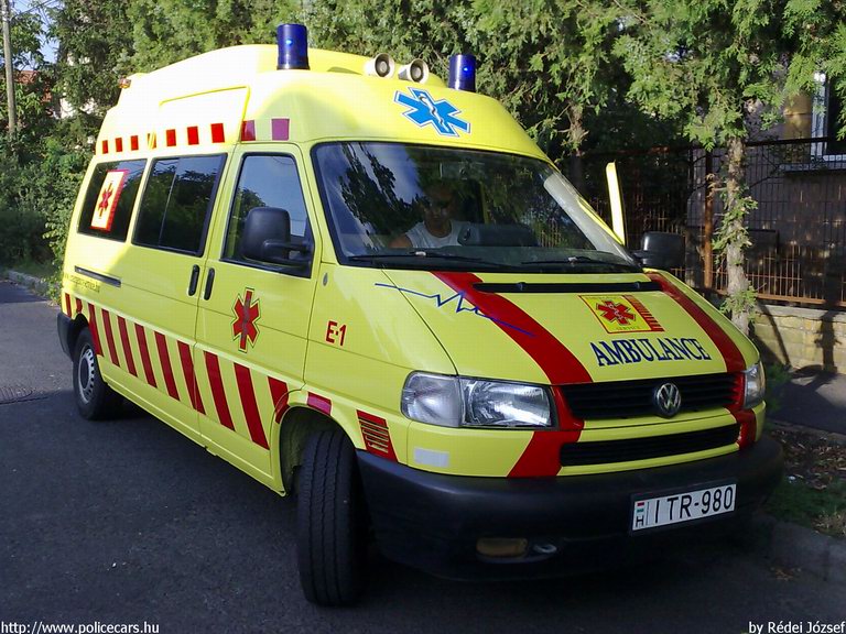 Volkswagen Transporter T4, Budapest, Emergency Service, fotó: Rédei József
Keywords: mentő magyar Magyarország mentőautó ITR-980