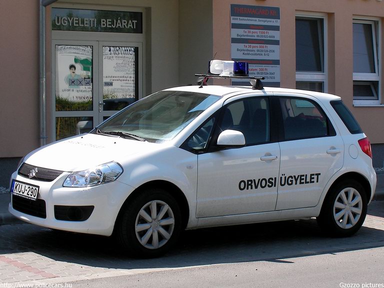 Suzuki SX4, Székesfehérvár, orvosi ügyelet, fotó: Gzozzo pictures
Keywords: mentő magyar Magyarország mentőautó KUJ-290