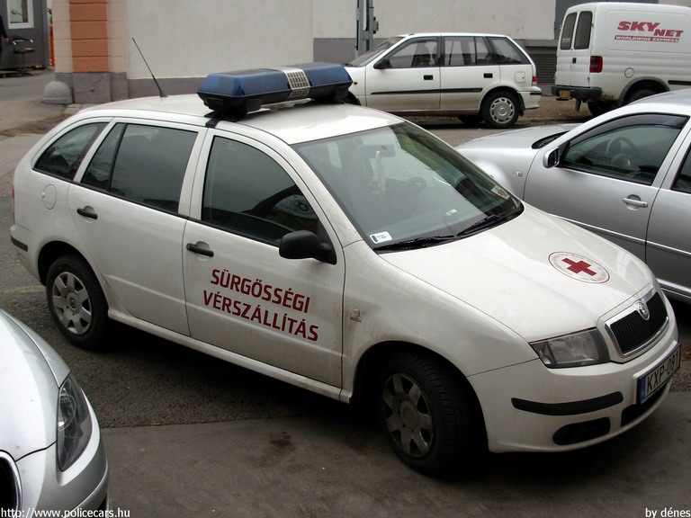 Skoda Fabia, Gottsegen György Országos Kardiológiai Intézet, Budapest, vérszállítás, fotó: dénes
Keywords: mentő magyar Magyarország mentőautó KXP-081