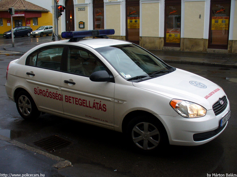 Hyundai Accent, Pécs, PTE, fotó: Márton Balázs
Keywords: mentő magyar Magyarország mentőautó KNA-699