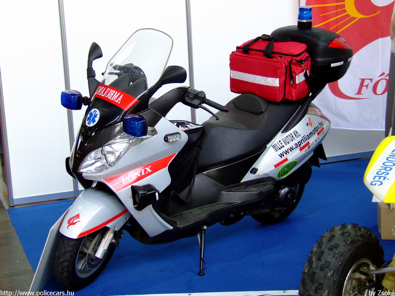 Aprilia Atlantic, Fõnix S.O.S. Zrt., fotó: Zsoké
Keywords: mentő magyar magyarország mentőmotor