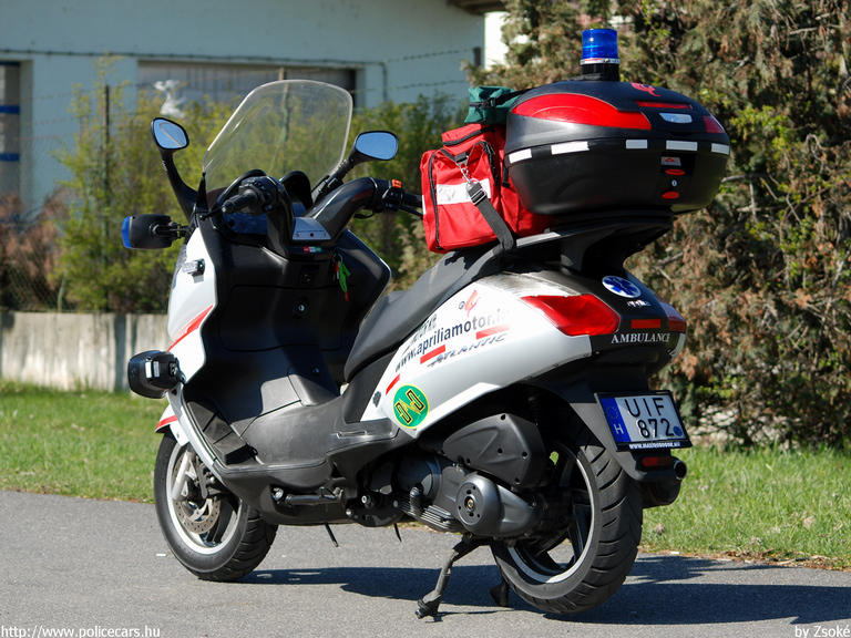 Aprilia Atlantic, Fõnix S.O.S. Zrt., fotó: Zsoké
Keywords: mentő magyar magyarország mentőmotor