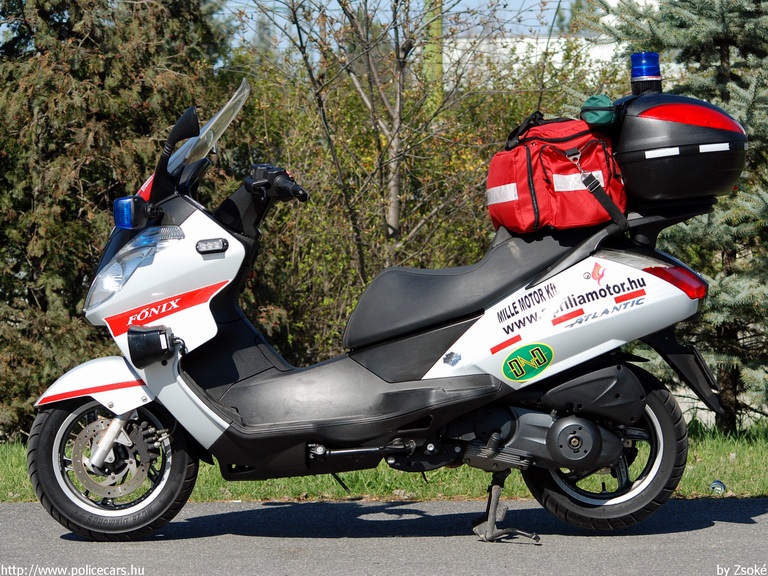 Aprilia Atlantic, Fõnix S.O.S. Zrt., fotó: Zsoké
Keywords: mentő magyar magyarország mentőmotor