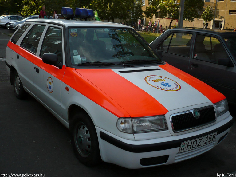 Skoda Felicia, Samaritanus Mentõszolgálat, fotó: K. Tomi
Keywords: mentő magyar Magyarország mentőautó HDZ-258