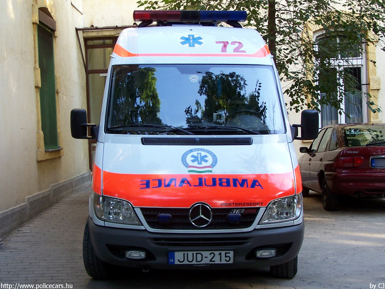 Mercedes Sprinter, Országos Mentõszolgálat, fotó: CJ
Keywords: mentő mentőautó OMSZ magyar magyarország JUD-215