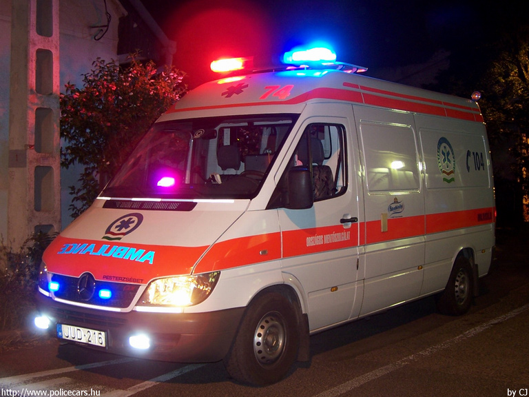 Mercedes Sprinter, Országos Mentõszolgálat, fotó: CJ
Keywords: mentő mentőautó OMSZ magyar magyarország JUD-215