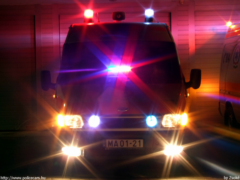 Ford Transit, Országos Mentõszolgálat, fotó: Zsoké
Keywords: mentő mentőautó OMSZ magyar magyarország MA01-21