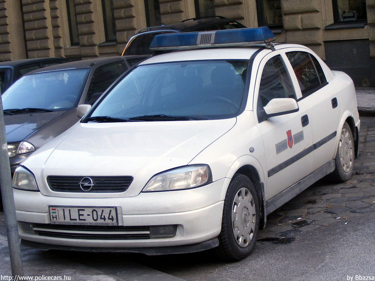 Opel Astra G, sürgõsségi ellátás, fotó: Bbazsa
Keywords: mentő magyar Magyarország mentőautó ILE-044