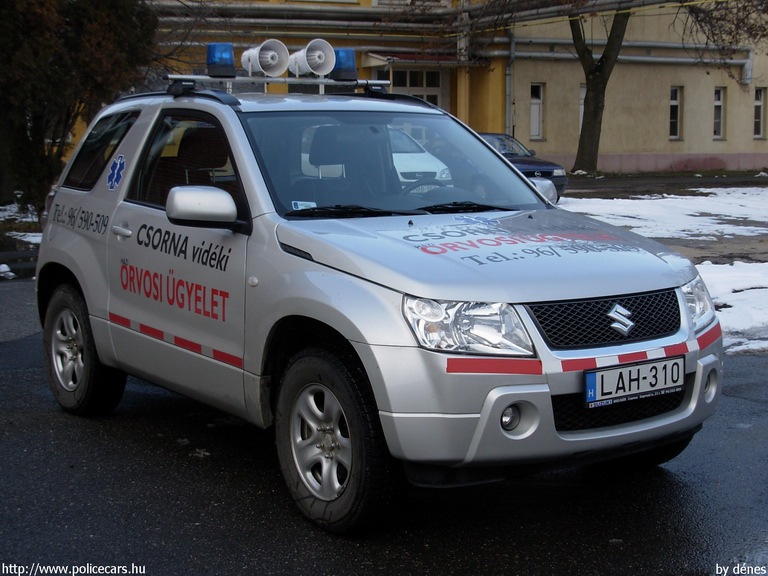 Suzuki Grand Vitara, Csorna, orvosi ügyelet, fotó: dénes
Keywords: mentő magyar Magyarország mentőautó LAH-310